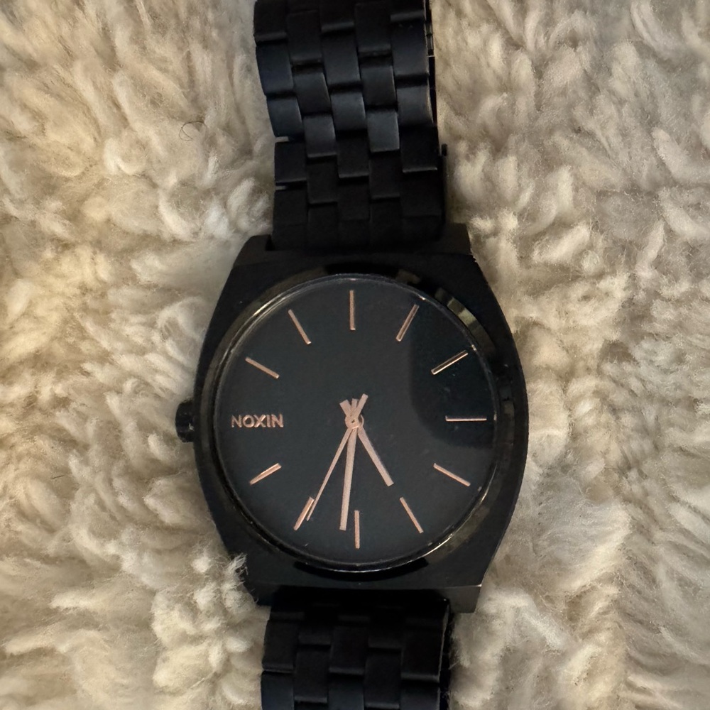 Nixon unisex watch